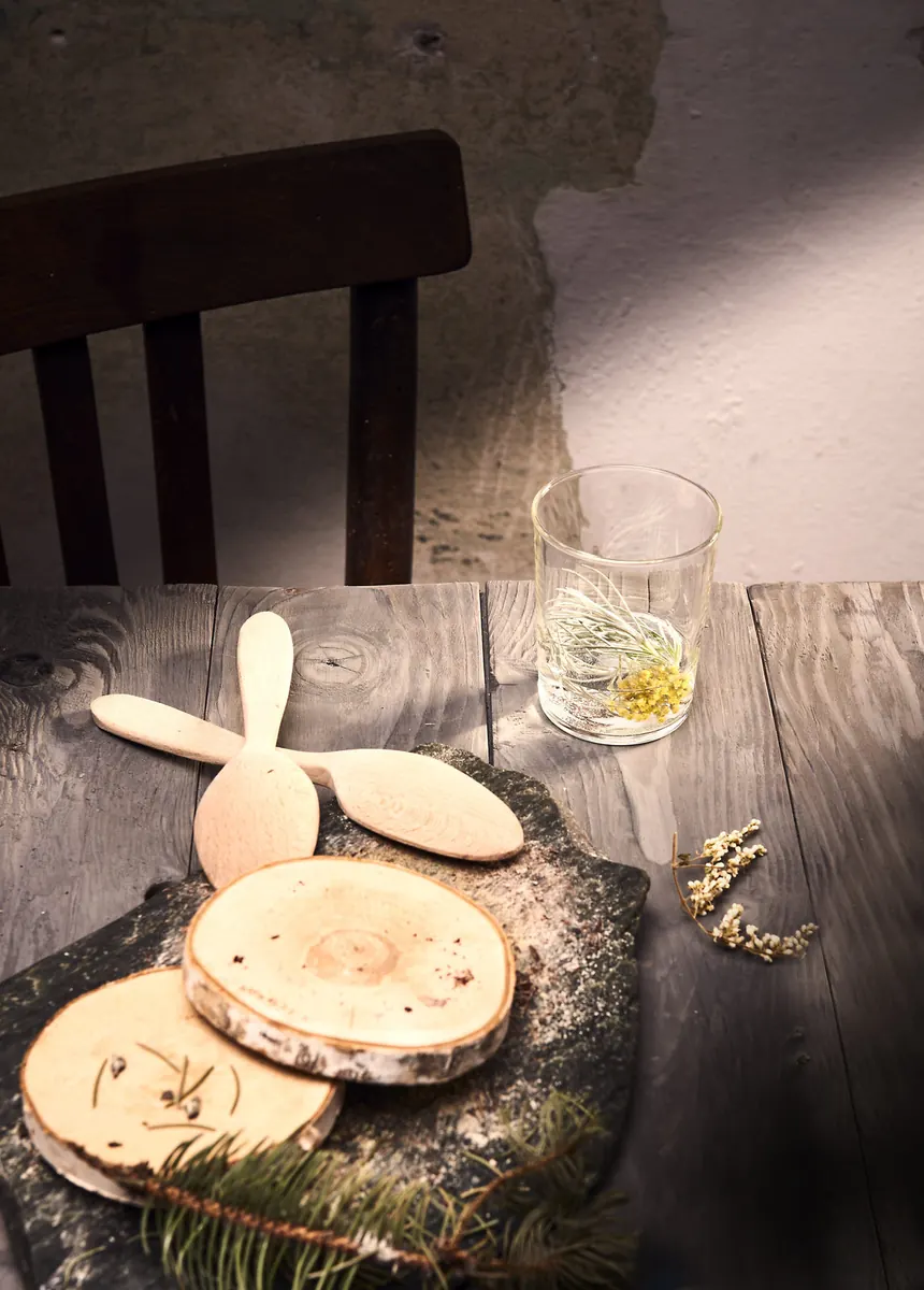Foglie di Helichrysum italicum, tequila, miele fermentato di elicriso, bitter di corteccia di Quercus petraea, gemme di Pinus sylvestris e Populus nigra